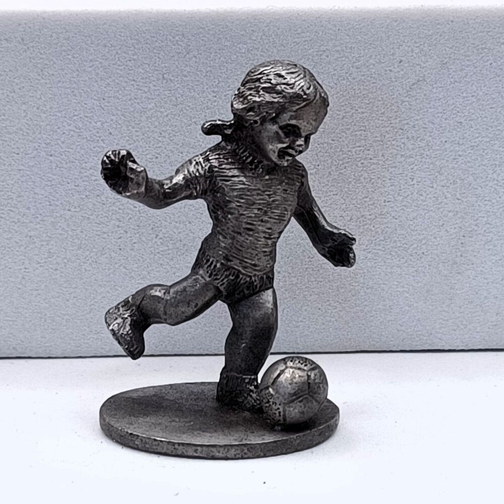 Vintage 1979 Spoontiques Pewter K 40 Womens Soccer / Football Player Figurine